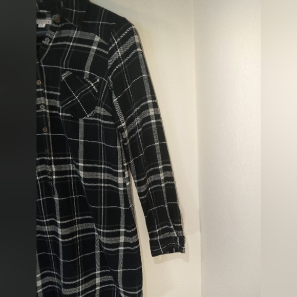 NWOT | MERONA BLACK & WHITE BOTTOM PLAID SHIRT SIZE MEDIUM - Picture 4 of 11